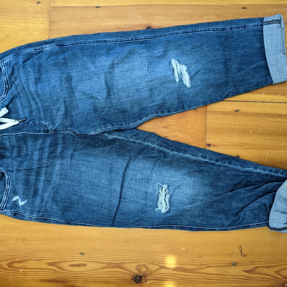 Women's loose fit aerie jeans size medium